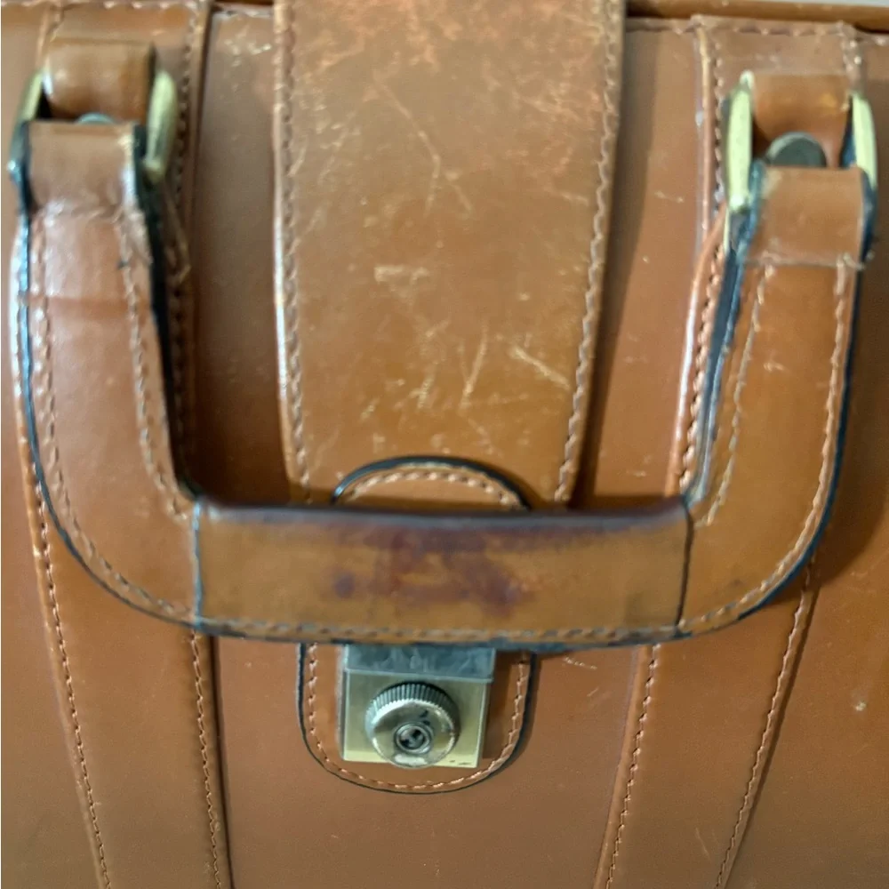 Bellino Vintage Tan Leather Briefcase